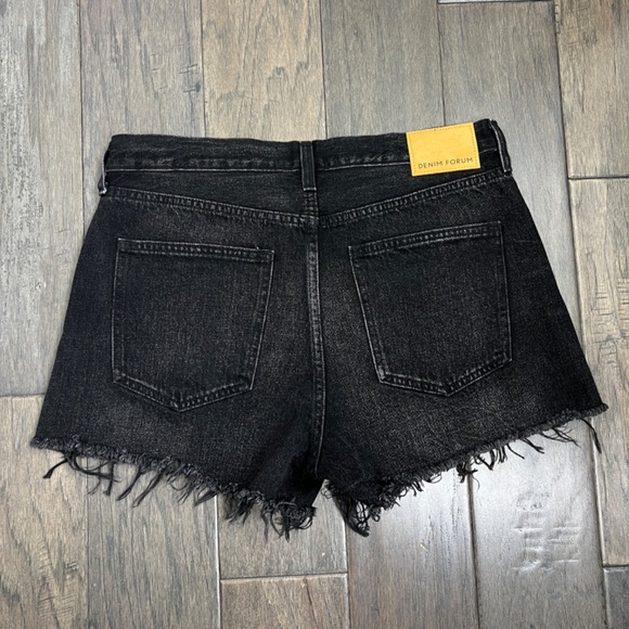 Aritzia NWOT Denim Forum The Ex Boyfriend Short - Picture 2 of 9